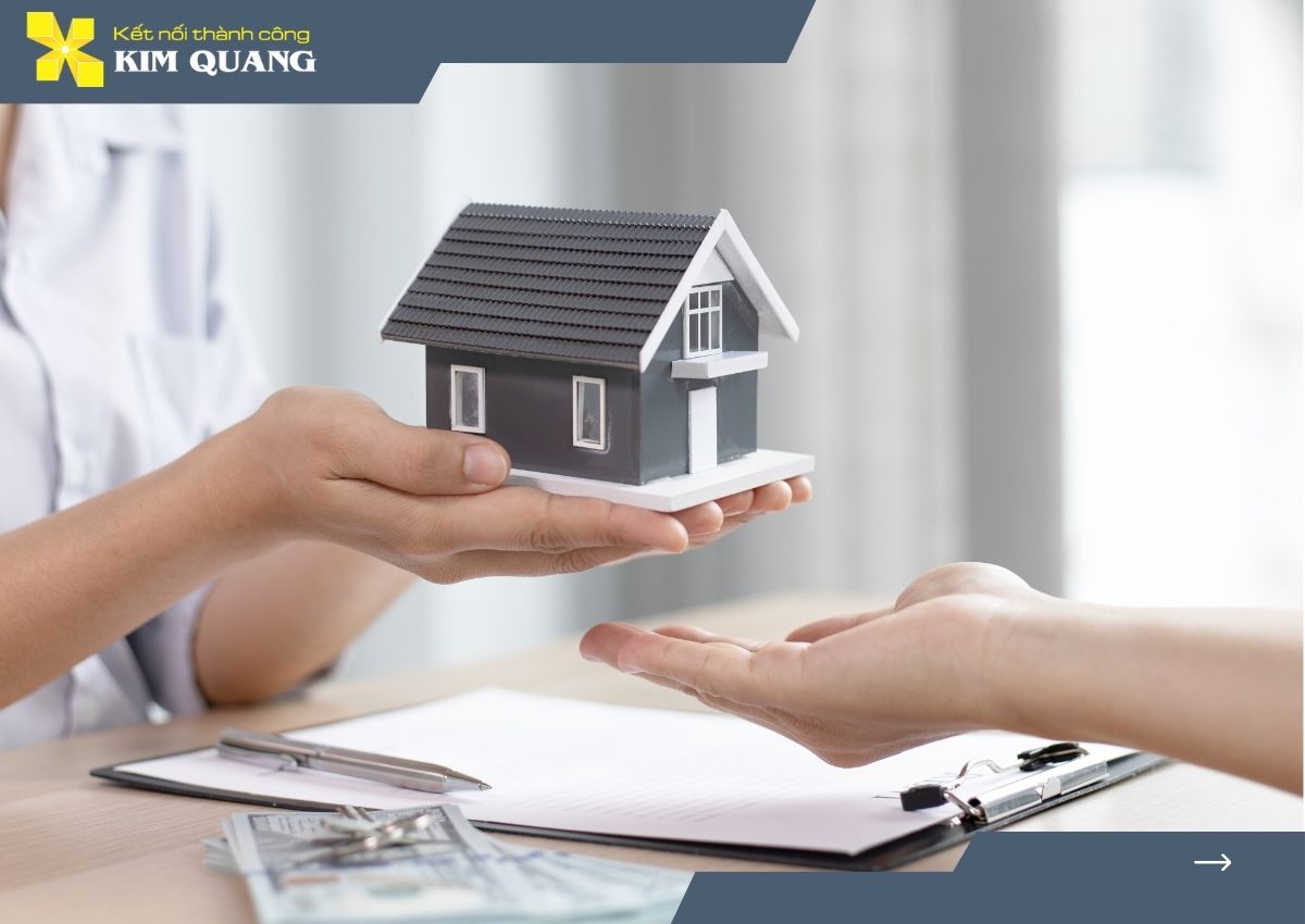 co-nen-mua-nha-qua-cong-ty-moi-gioi-khong-1