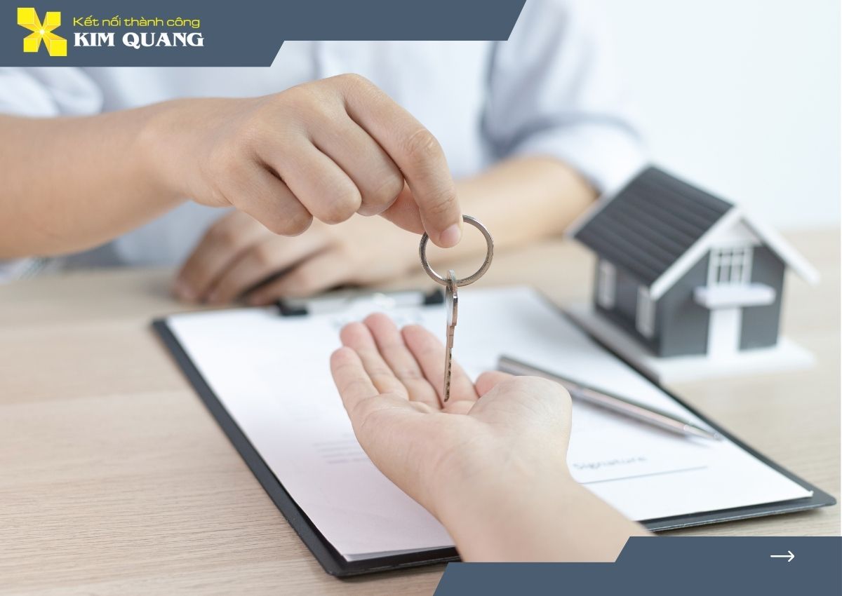 co-nen-mua-nha-qua-cong-ty-moi-gioi-khong-4