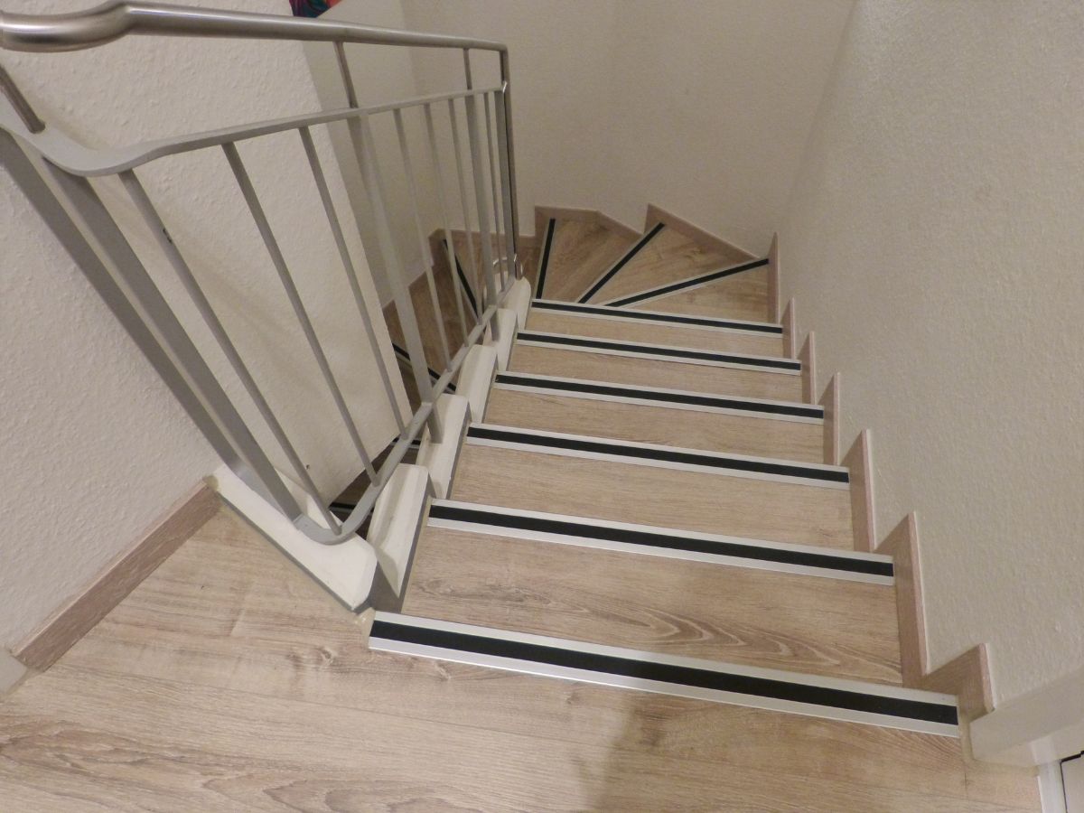 cach-tinh-bac-cau-thang-phong-thuy-theo-sinh-lao-benh-tu-2