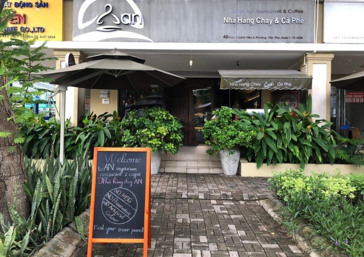 co-mat-bang-nen-cho-thue-hay-kinh-doanh-4