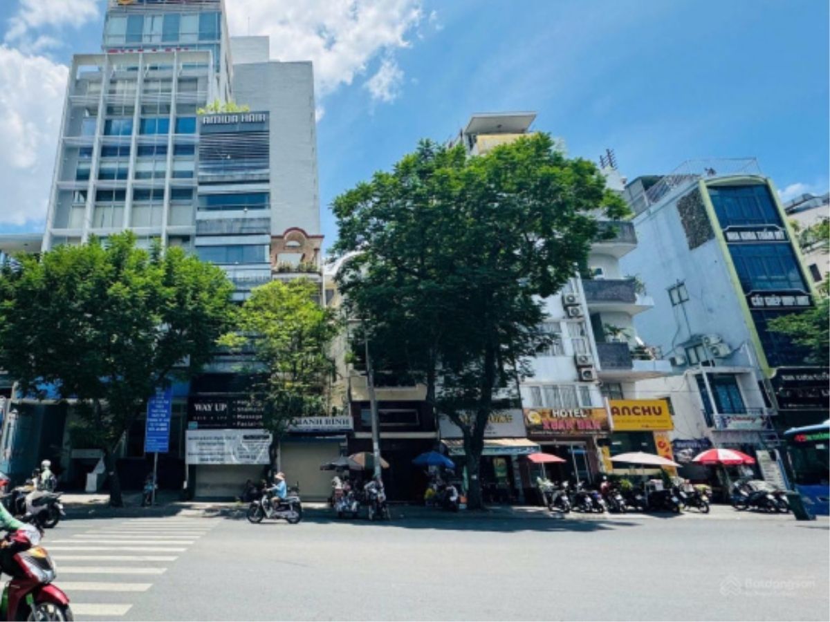 co-nen-thue-mat-bang-via-he-quan-1-khong-4-3