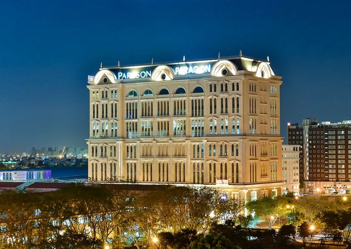 kham-pha-toa-nha-paragon-building-co-gi-noi-bat-3