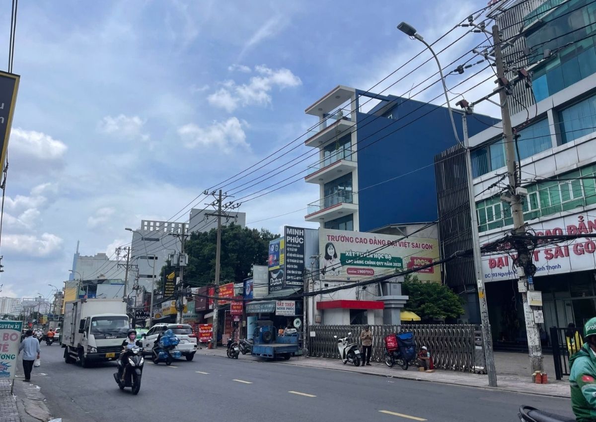 top-10-con-duong-sam-uat-nen-thue-mat-bang-5