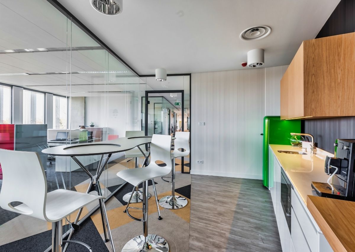 pantry-la-gi-va-cach-bo-tri-pantry-van-phong-hop-ly-2