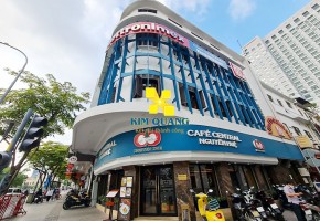 CHO THUÊ NHÀ GÓC 2 MẶT TIỀN ĐƯỜNG NGUYỄN HUỆ QUẬN 1