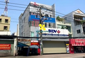 CHO THUÊ NHÀ HAI MẶT TIỀN 132E CÁCH MẠNG THÁNG TÁM