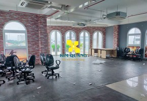 CHO THUÊ TÒA NHÀ MẶT TIỀN 137 HOÀNG VĂN THỤ