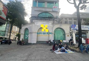 NHÀ CHO THUÊ GÓC 2 MẶT TIỀN 82 NGUYỄN DU VÀ CÔNG XÃ PARIS